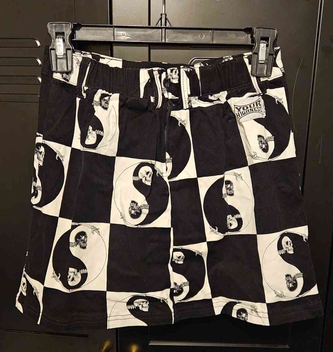 zumiez skirt - Asbury Park, New Jersey - FleaMarketBay