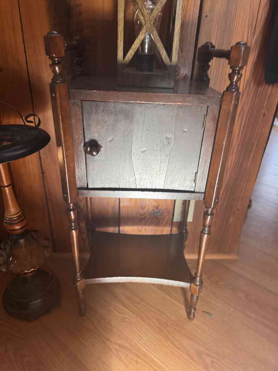 smoke table - Sikeston, Missouri