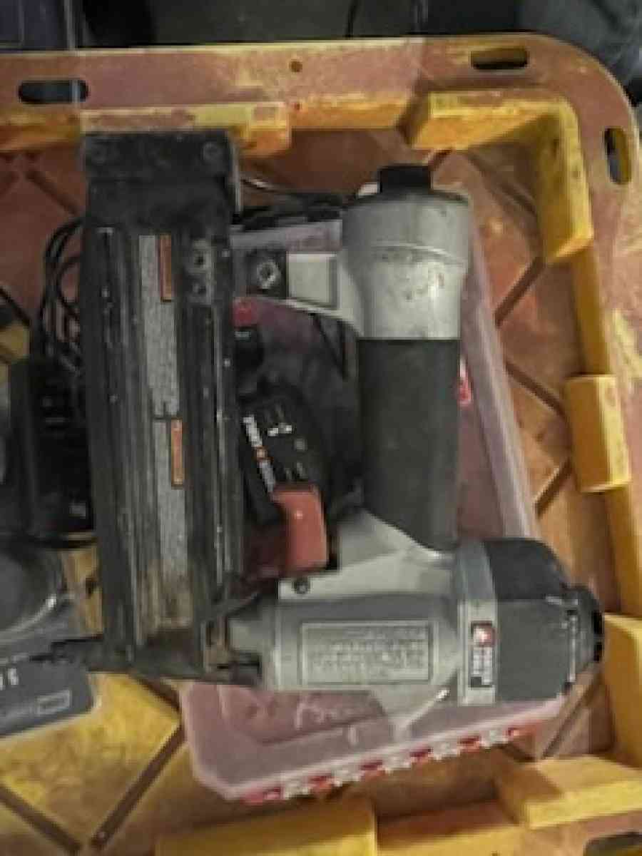 nail gun air compression - Carpentersville, Illinois - FleaMarketBay
