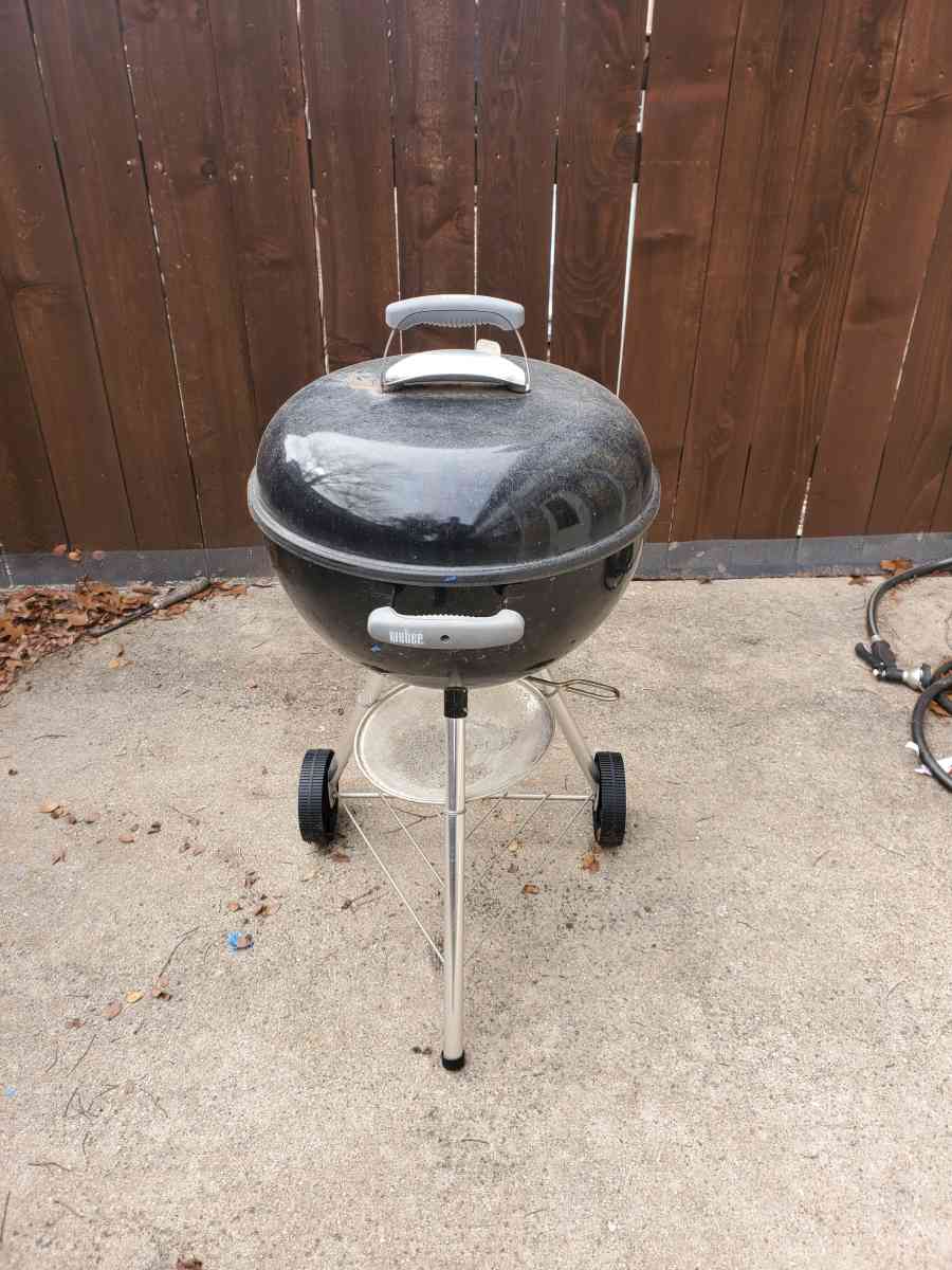 Weber  Charcoal Grill Needs New Grate