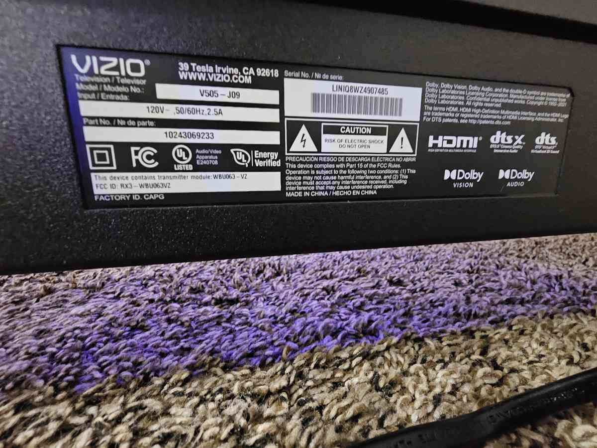 tv with stand and coffe table bundle - Suitland, Maryland - FleaMarketBay