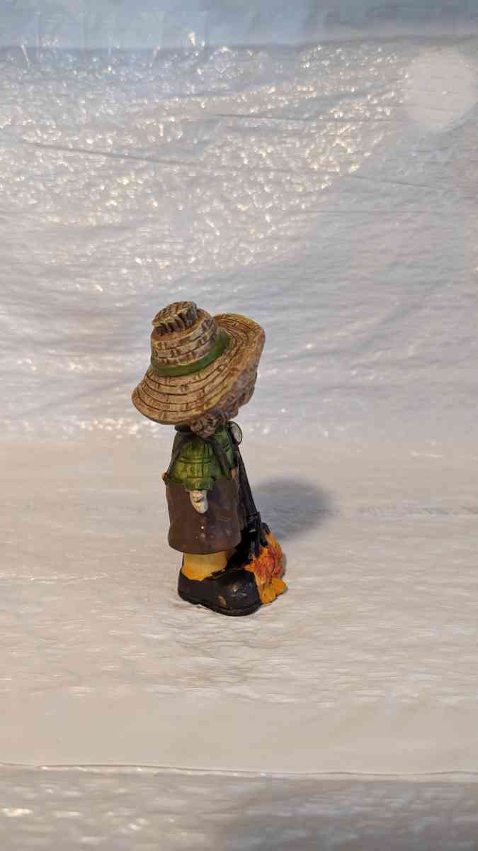 Resin Bobble Head Scarecrow Girl Raking Fall Leaves Figurine - Phoenix, Arizona - FleaMarketBay