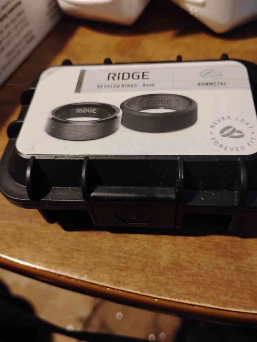 A set of mens rings size 8 - Fairfield, Maine - FleaMarketBay