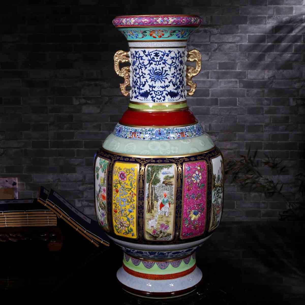 Chinese ceramic famille rose vase Asian antique porcelain - Alicia, Arkansas - FleaMarketBay