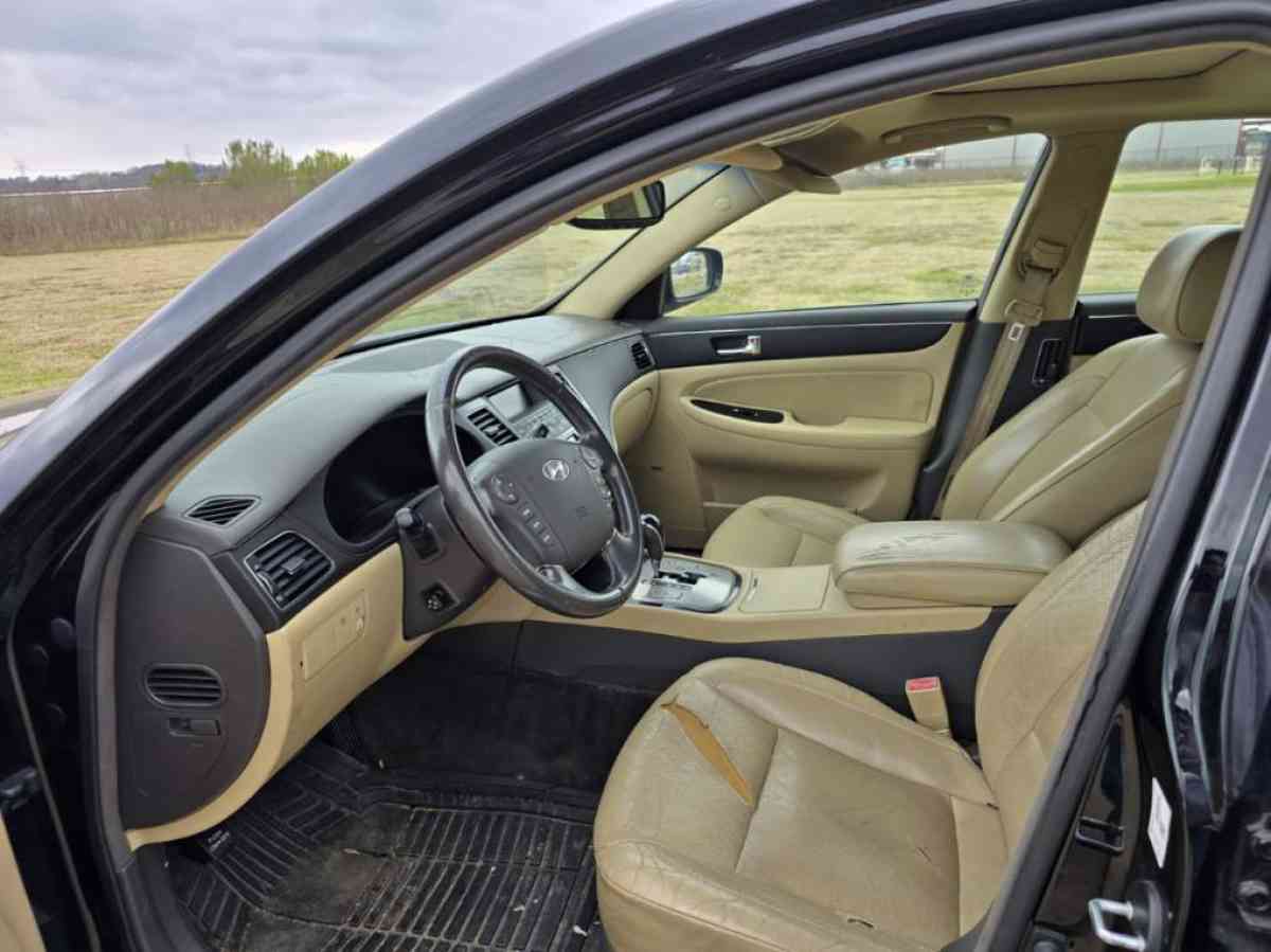 2009 Hyundai Genesis 38L - Mansfield, Texas - FleaMarketBay