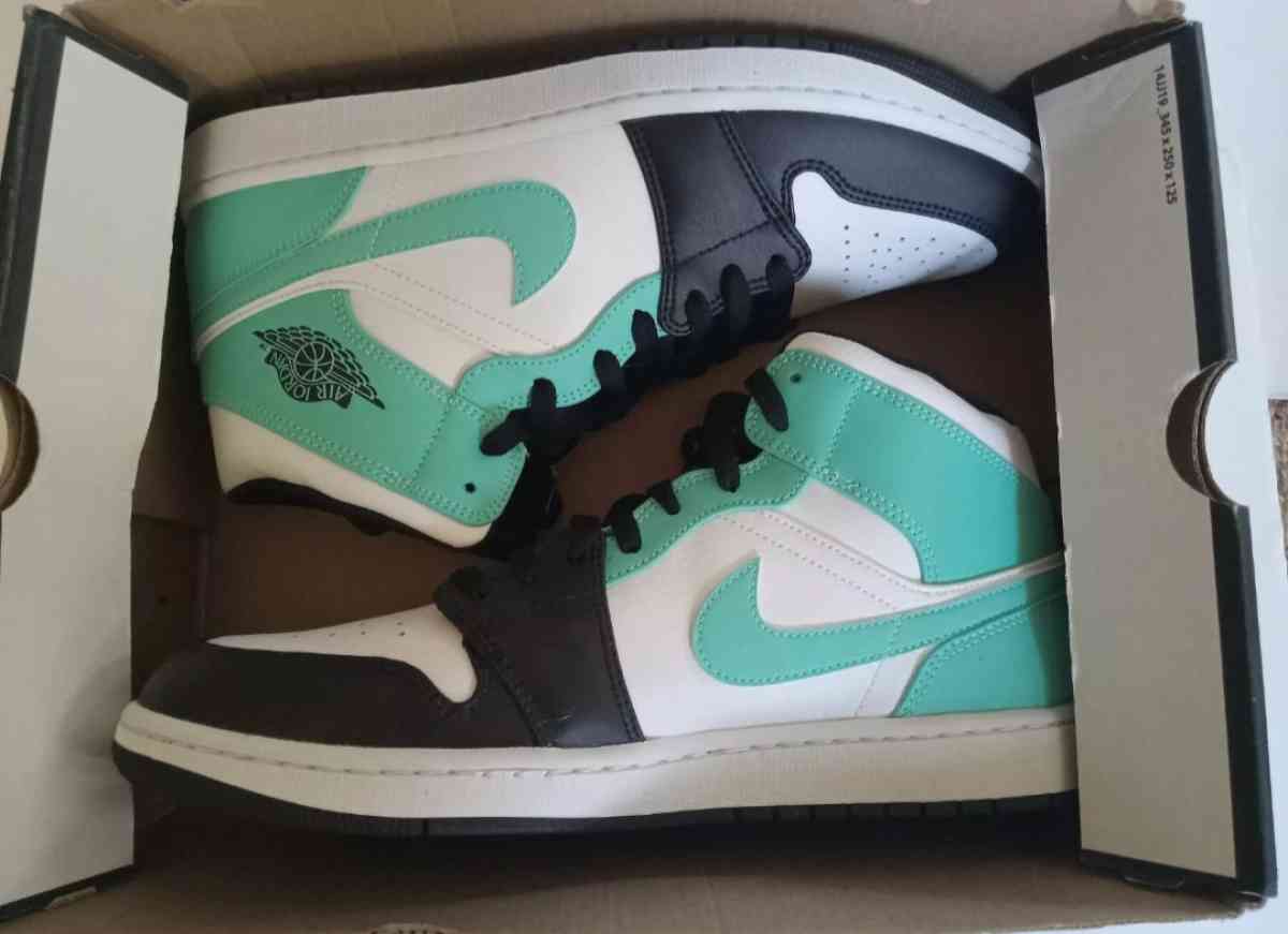 Jordan 1 Mid tropical size 12 - Elkhorn, Nebraska - FleaMarketBay