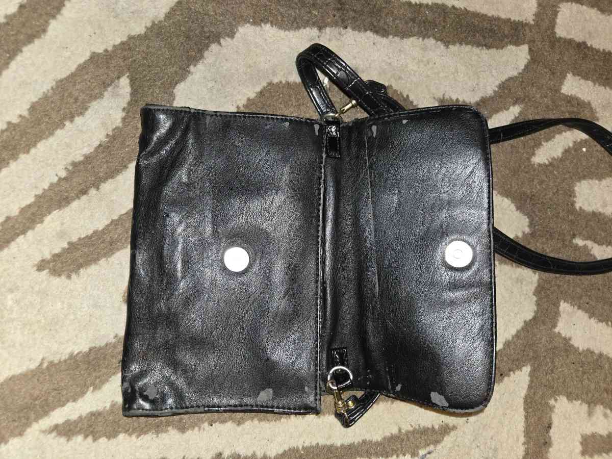 purses - Corder, Missouri - FleaMarketBay