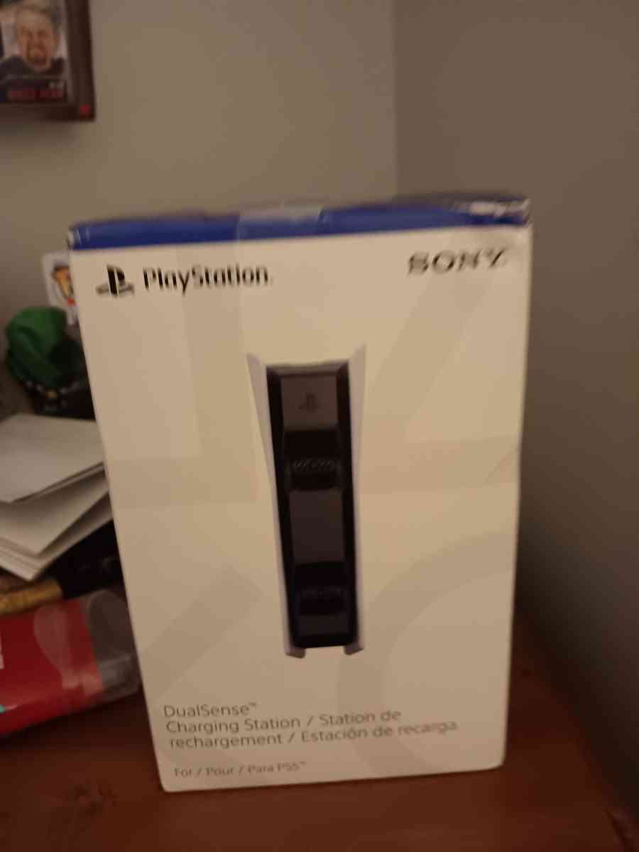 Playstation 5 charging station for controller brand new - Jermyn, Pennsylvania