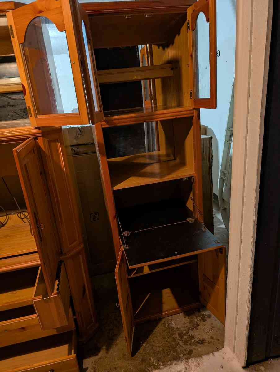 3 piece entertainment center - Richfield, Ohio - FleaMarketBay