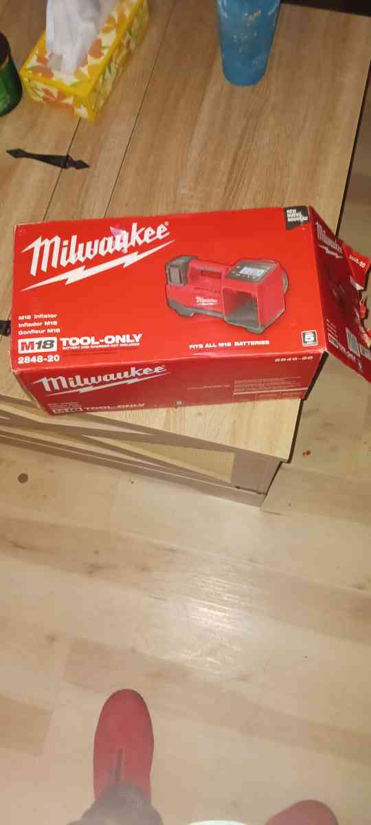 Milwaukee air compressor brand new never used Straight Out o - Norfolk, Virginia - FleaMarketBay
