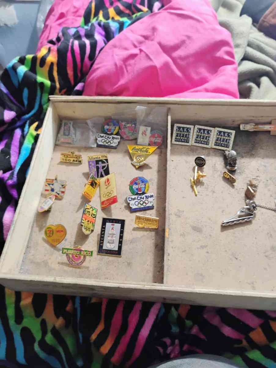 collection pins and vintage jewelry box - Rome, Georgia