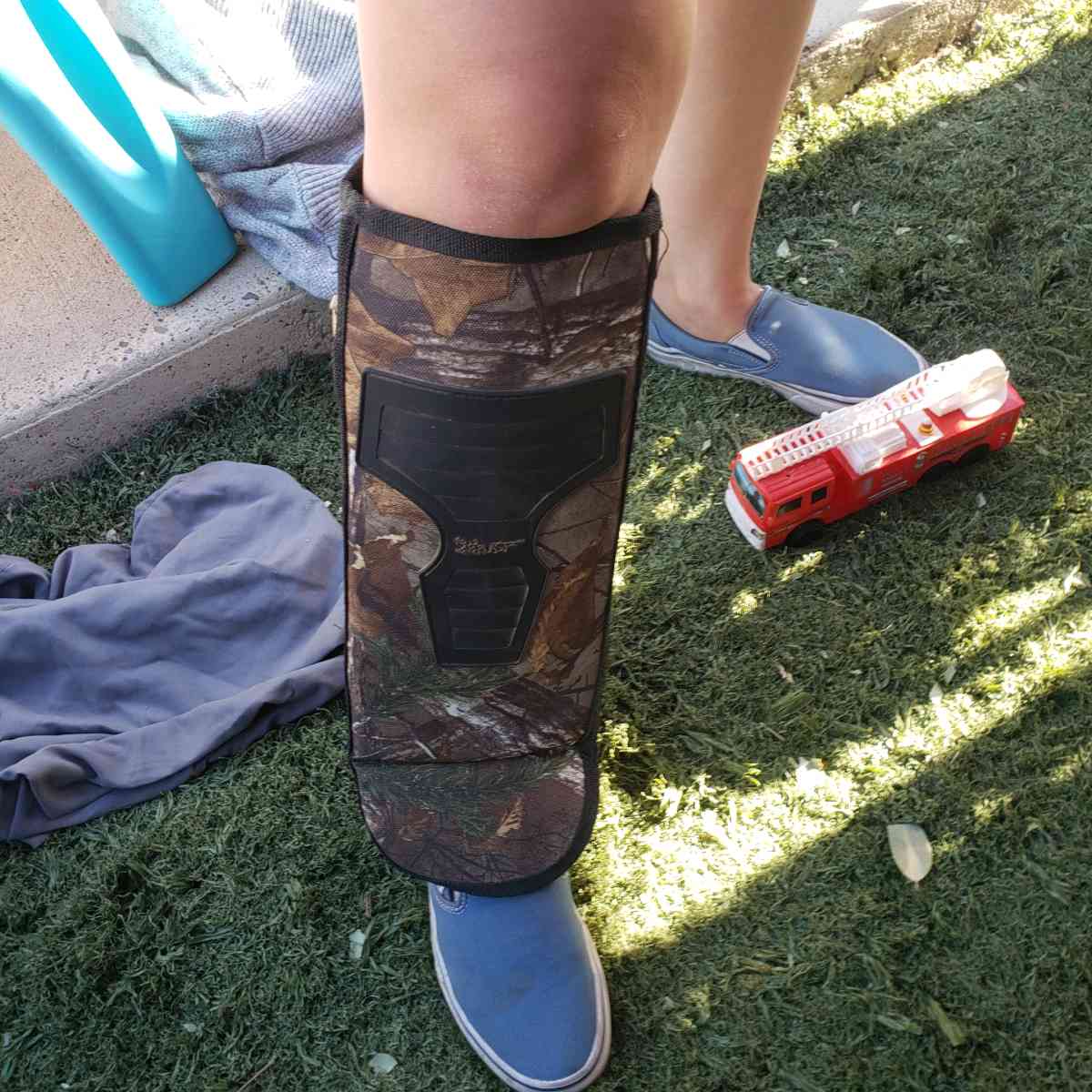 snake chaps - Lake Elsinore, California - FleaMarketBay