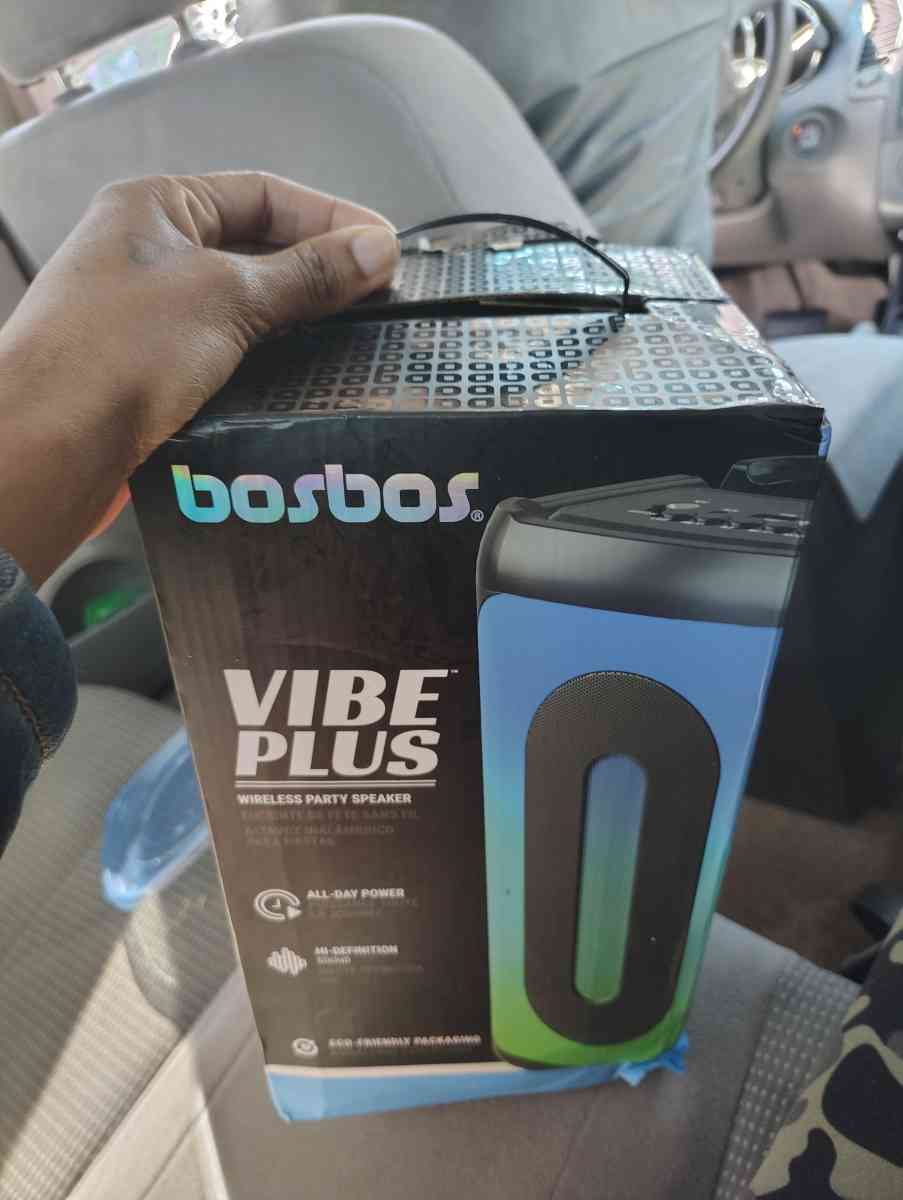 blue speaker - Stone Mountain, Georgia - FleaMarketBay