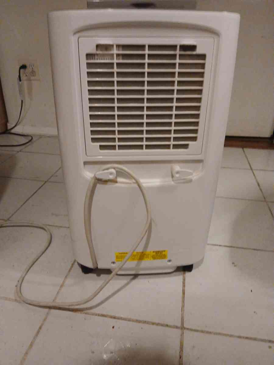 Frigidaire 70 pint Dehumidifier - Cairo, New York - FleaMarketBay