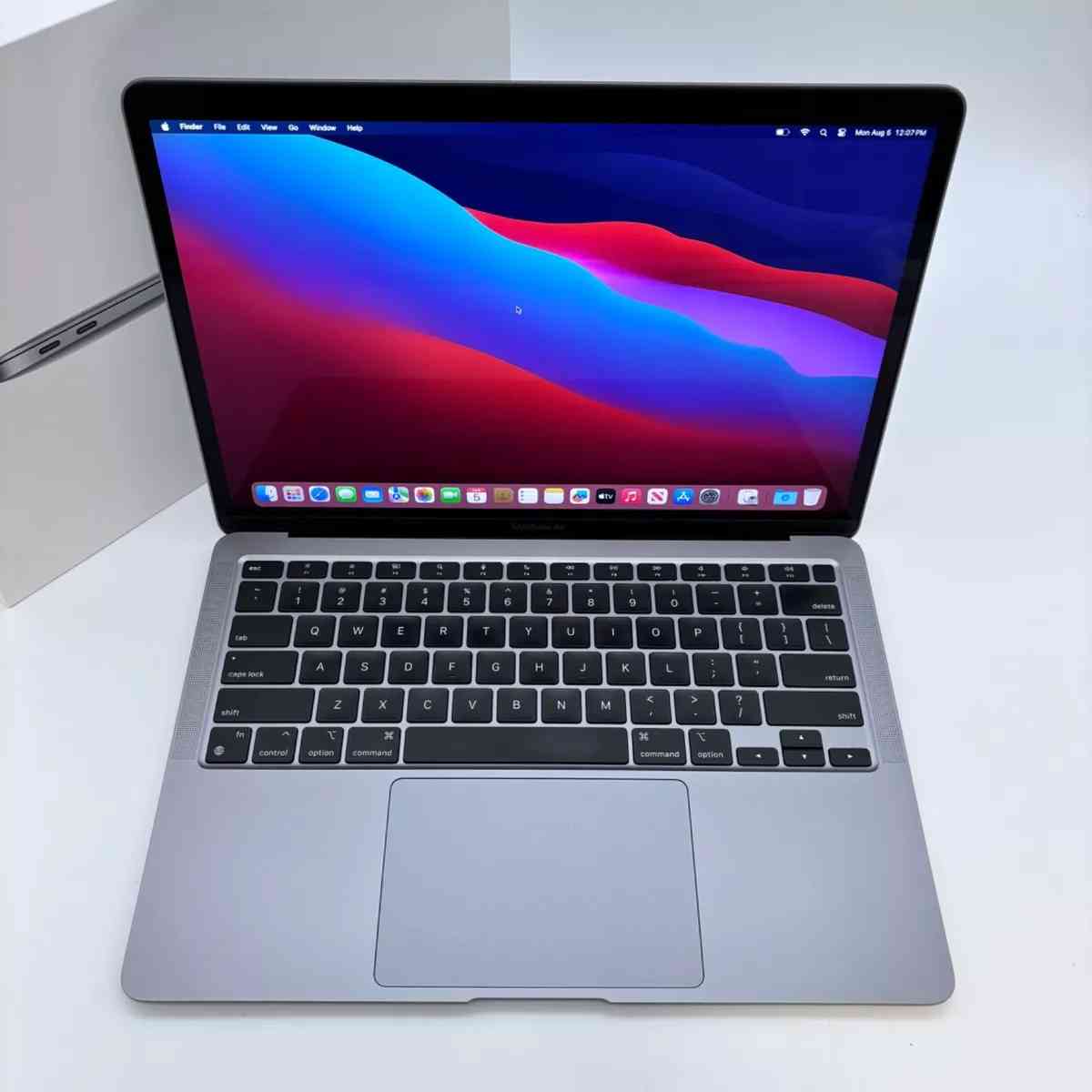 Apple MacBook Air 13 Retina 256GB SSD - Los Angeles, California - FleaMarketBay