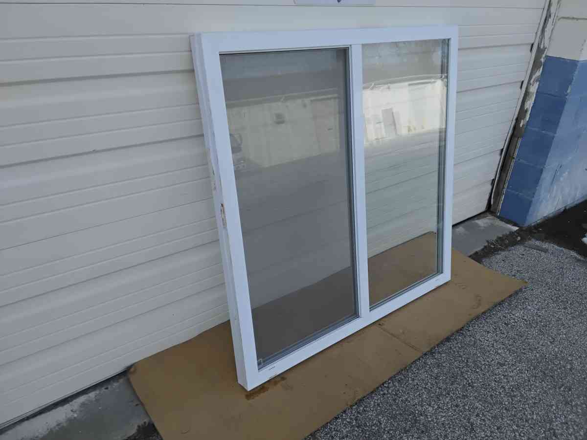 Nice White Window Double Locking 48 X 47 Very Clean Like New - Williamstown, New Jersey - FleaMarketBay
