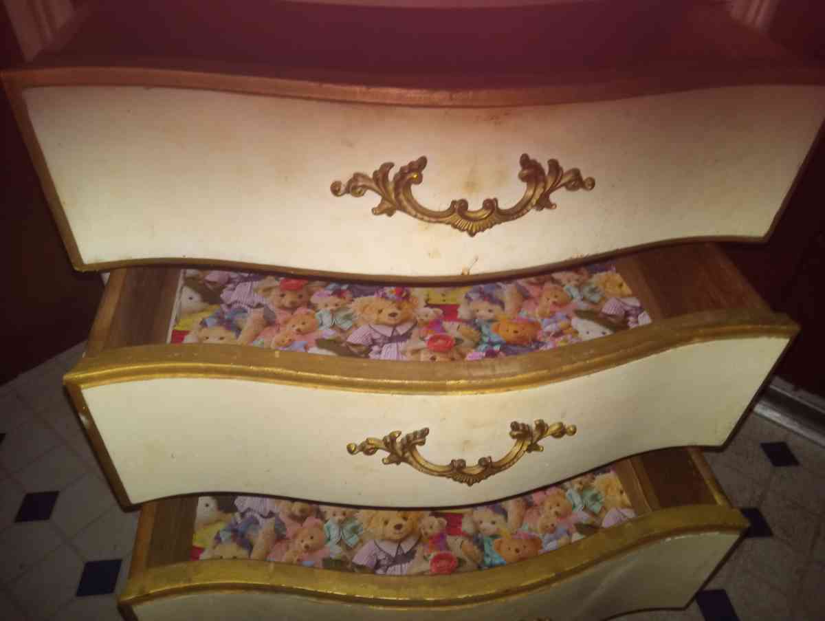 Vintage end table - San Antonio, Texas - FleaMarketBay