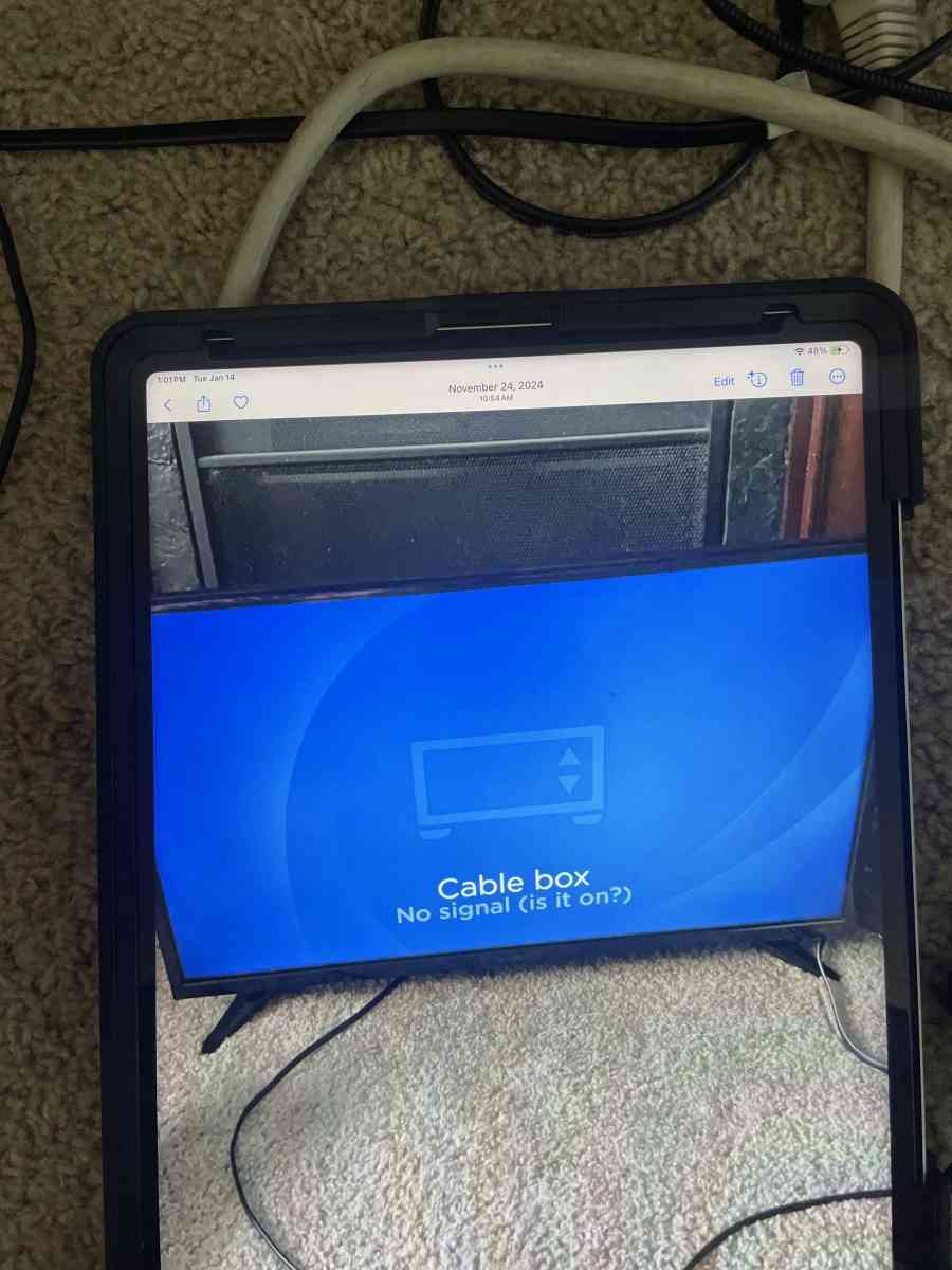 32 inch insignia Smart TV - De Pere, Wisconsin