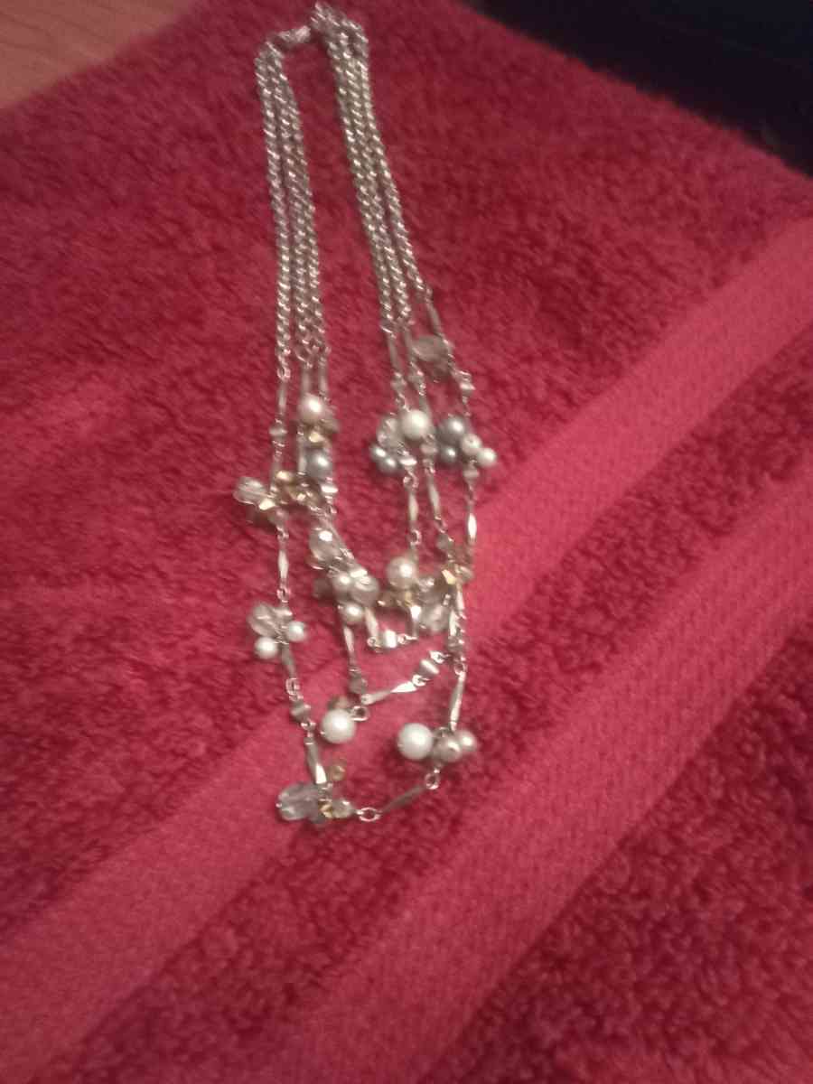 Elegant silver 3 chain antique necklace - Fresno, California