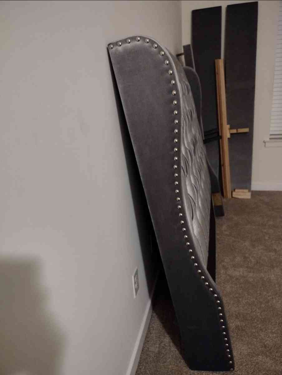 Grey Luxury Headboard - Voorhees, New Jersey - FleaMarketBay
