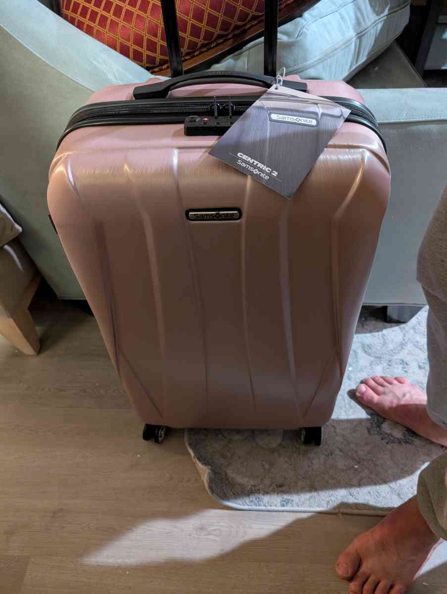 2piece Samsonite Centric 2 Hardside Rolling Luggage - Richfield, Ohio - FleaMarketBay