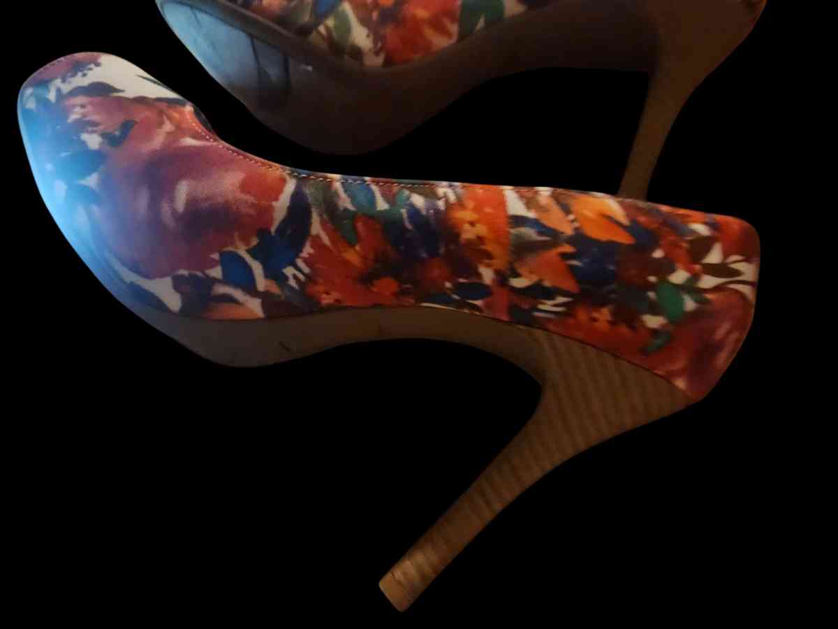 christian siriano heels - Selinsgrove, Pennsylvania - FleaMarketBay