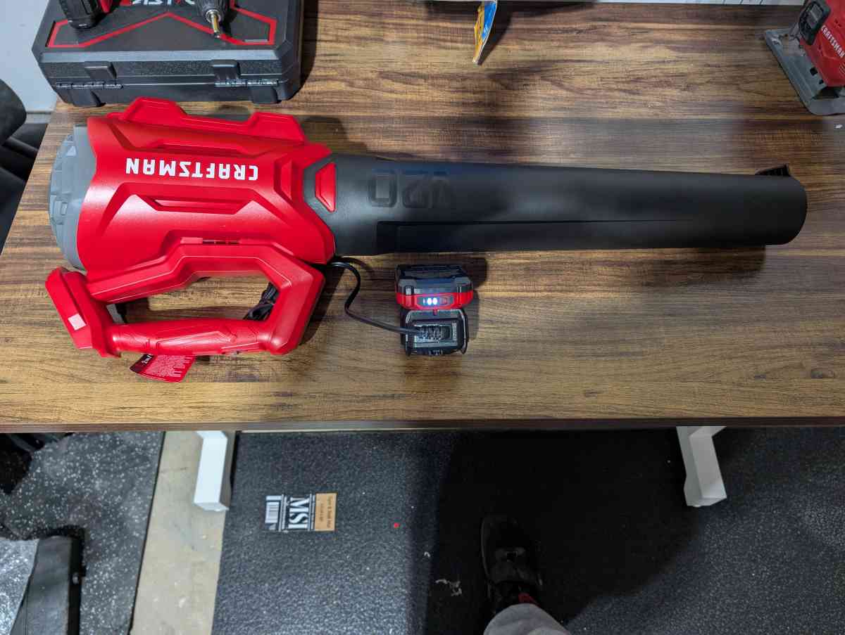CRAFTSMAN V20 Cordless Leaf Blower - Richfield, Ohio