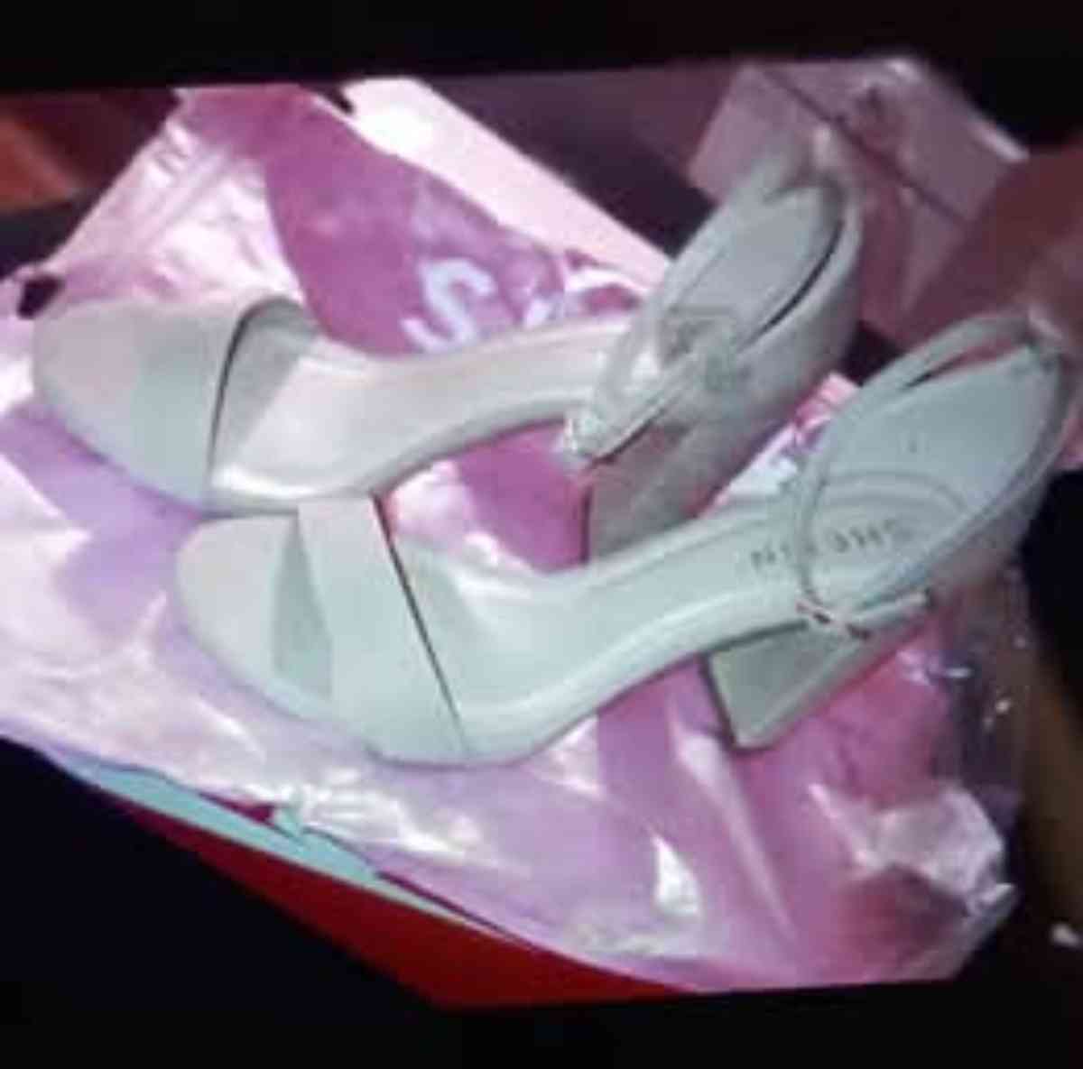 mk purse waver 7 n 1 wand 24inch Figaro chain - El Centro, California - FleaMarketBay