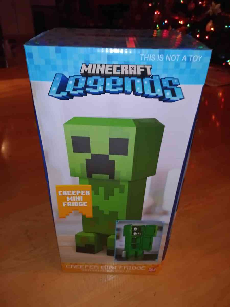Minecraft Green Creeper Body 12 Can Mini Fridge 8L 2 Door Am - Stockton, California