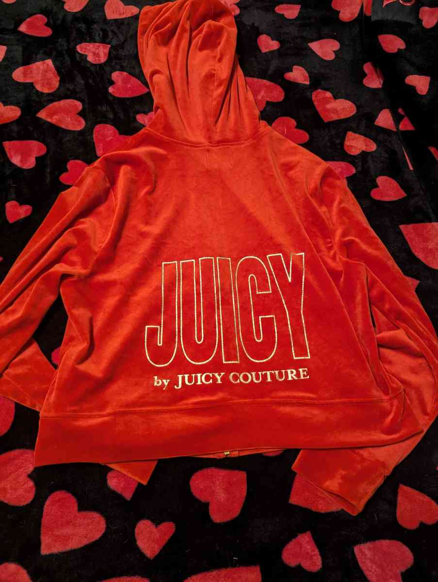 Juicy couture track suit red and black - Neosho, Missouri - FleaMarketBay