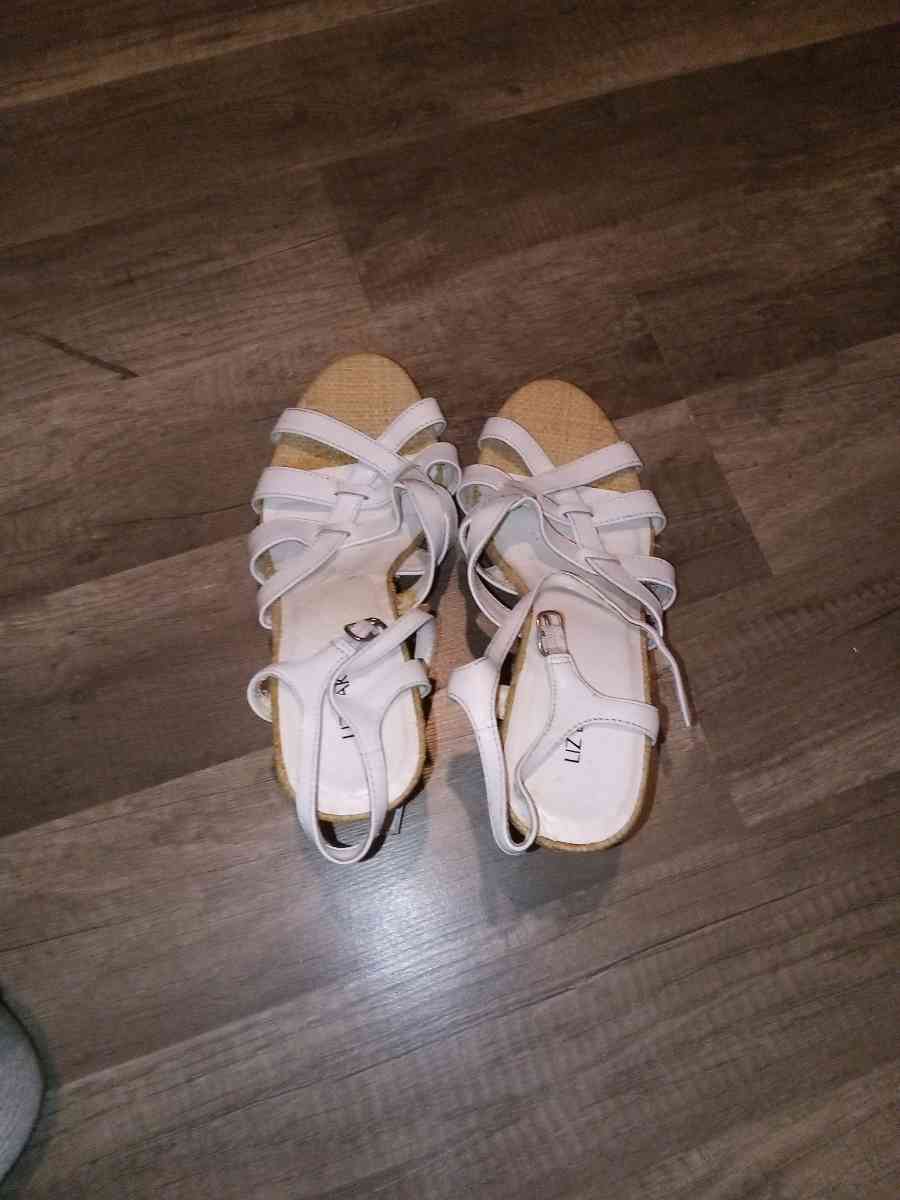 white sandals - Camden, Arkansas - FleaMarketBay