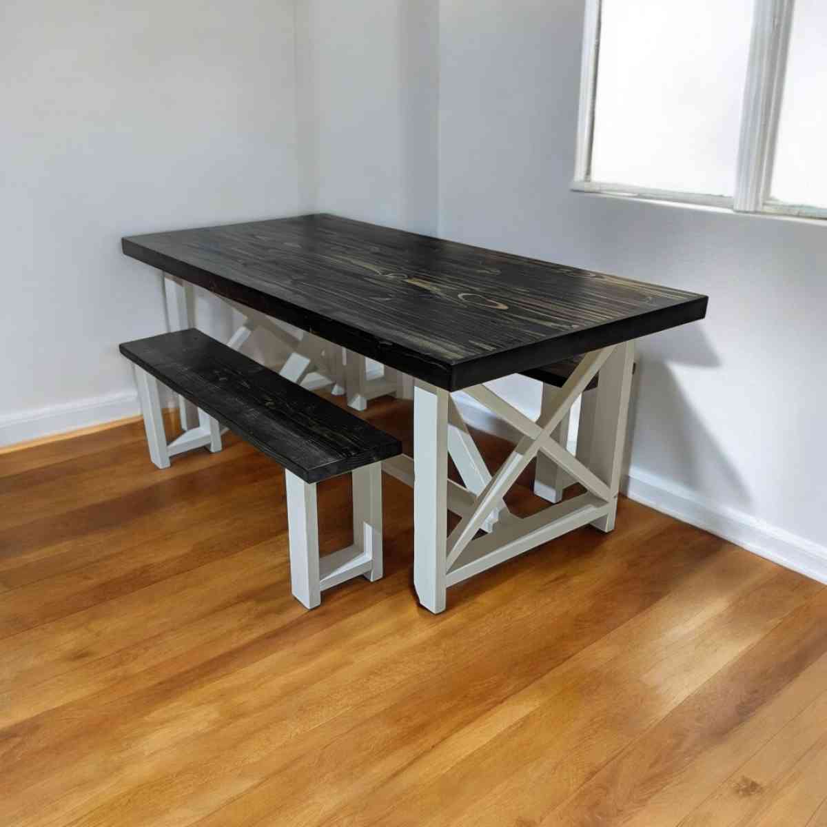 farmhouse table - Almont, Michigan - FleaMarketBay