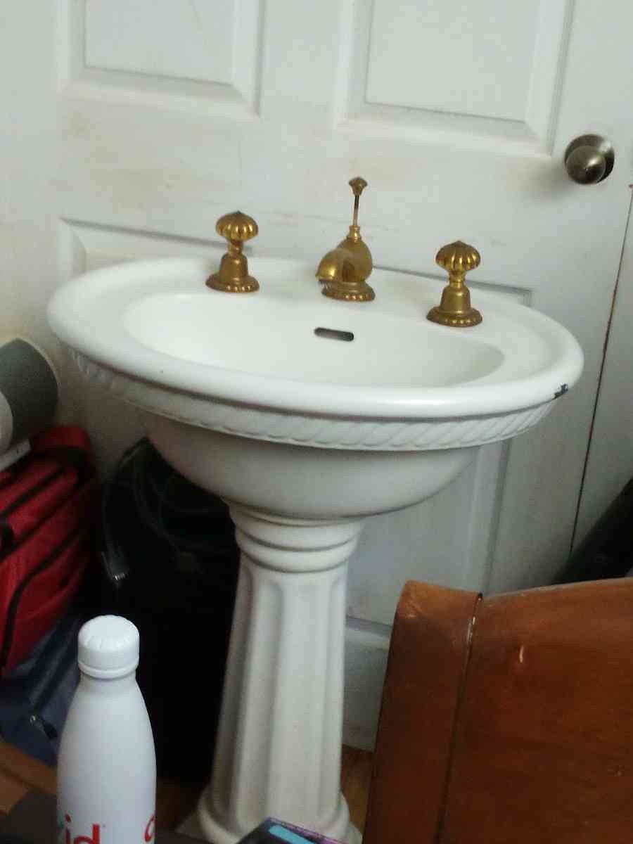 vintage cast iron porcelain pedestal sink BEAUTIFUL