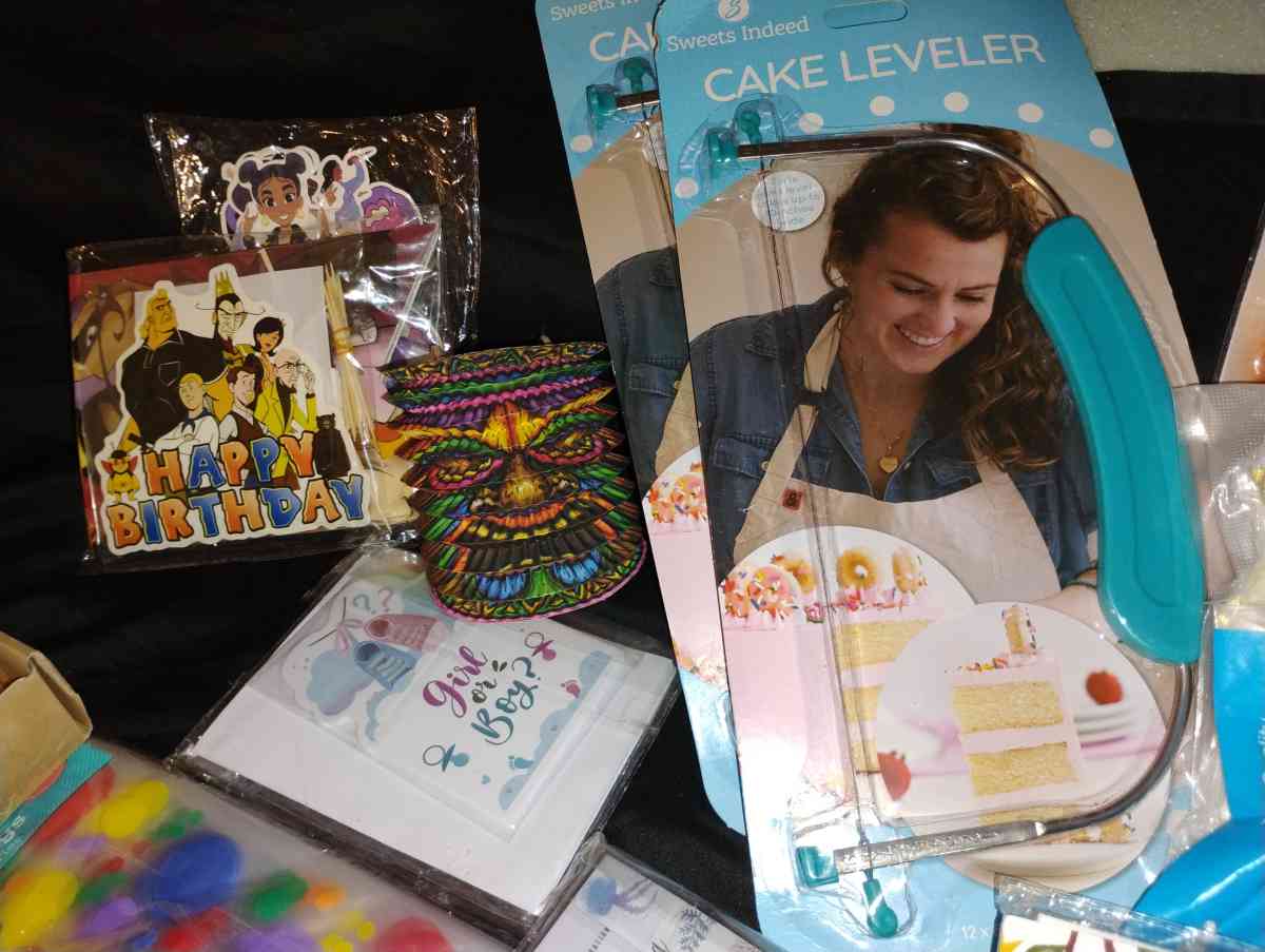 Party Supplies - Glendale, Arizona - FleaMarketBay