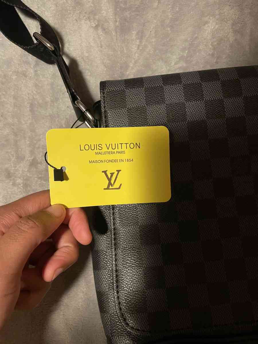 Louis Vuitton bag - Saint Cloud, Florida - FleaMarketBay