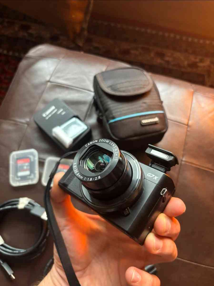 Canon powershot g7x mark II Bundle - Milwaukee, Wisconsin