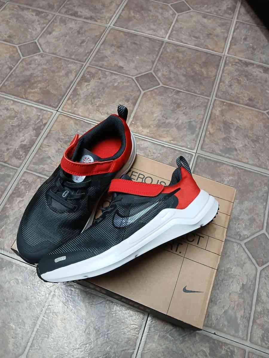 Nike shoes - Fontana, California