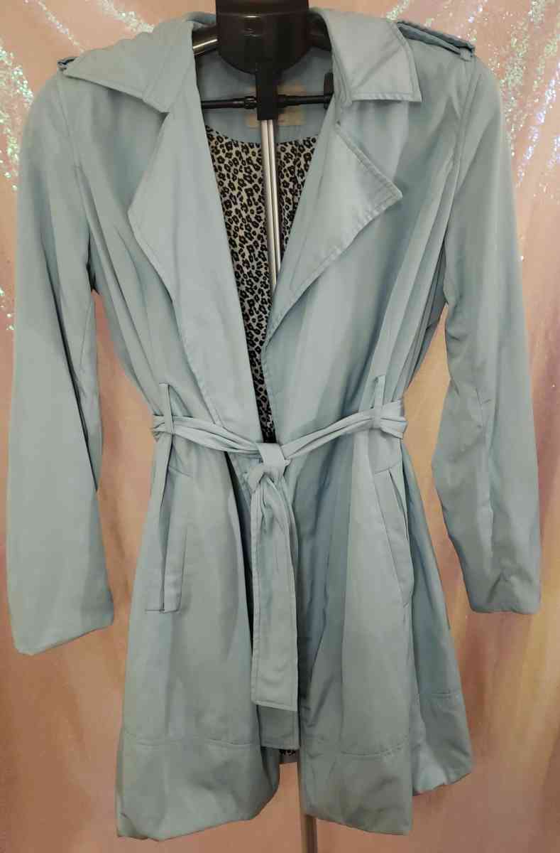 Zara Basic Large Trenchcoat - Chapel Hill, North Carolina - FleaMarketBay