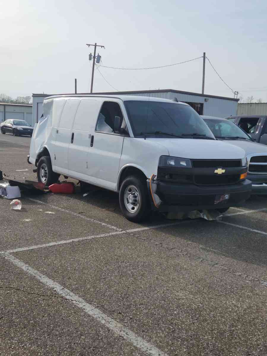 2018 Chevy Express Van 2500 - Tipton, Tennessee - FleaMarketBay