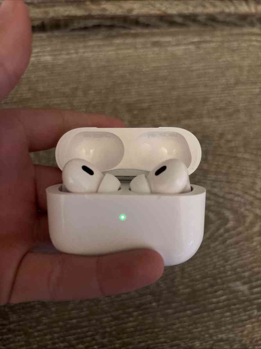AirPod pros - Gilbert, Arizona - FleaMarketBay