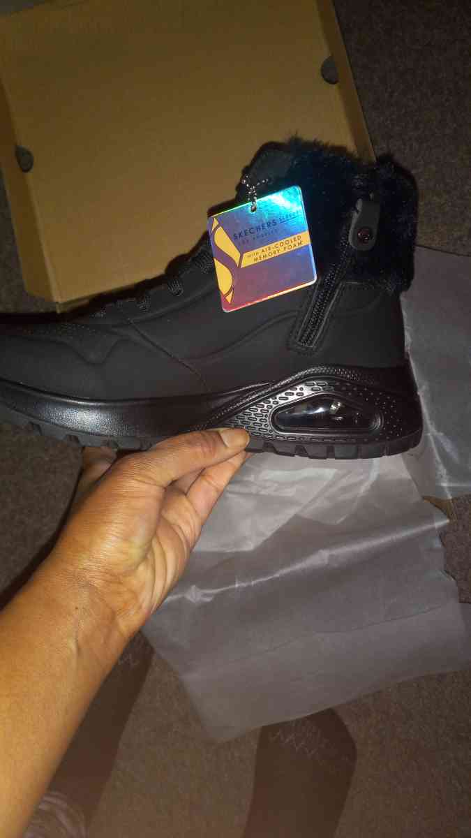 all Black skechers boots - Addison, Michigan - FleaMarketBay