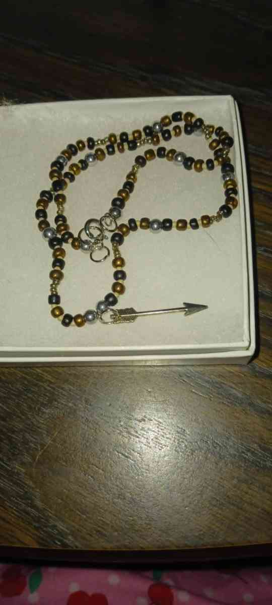 all handmade these necklaces - Detroit, Maine - FleaMarketBay