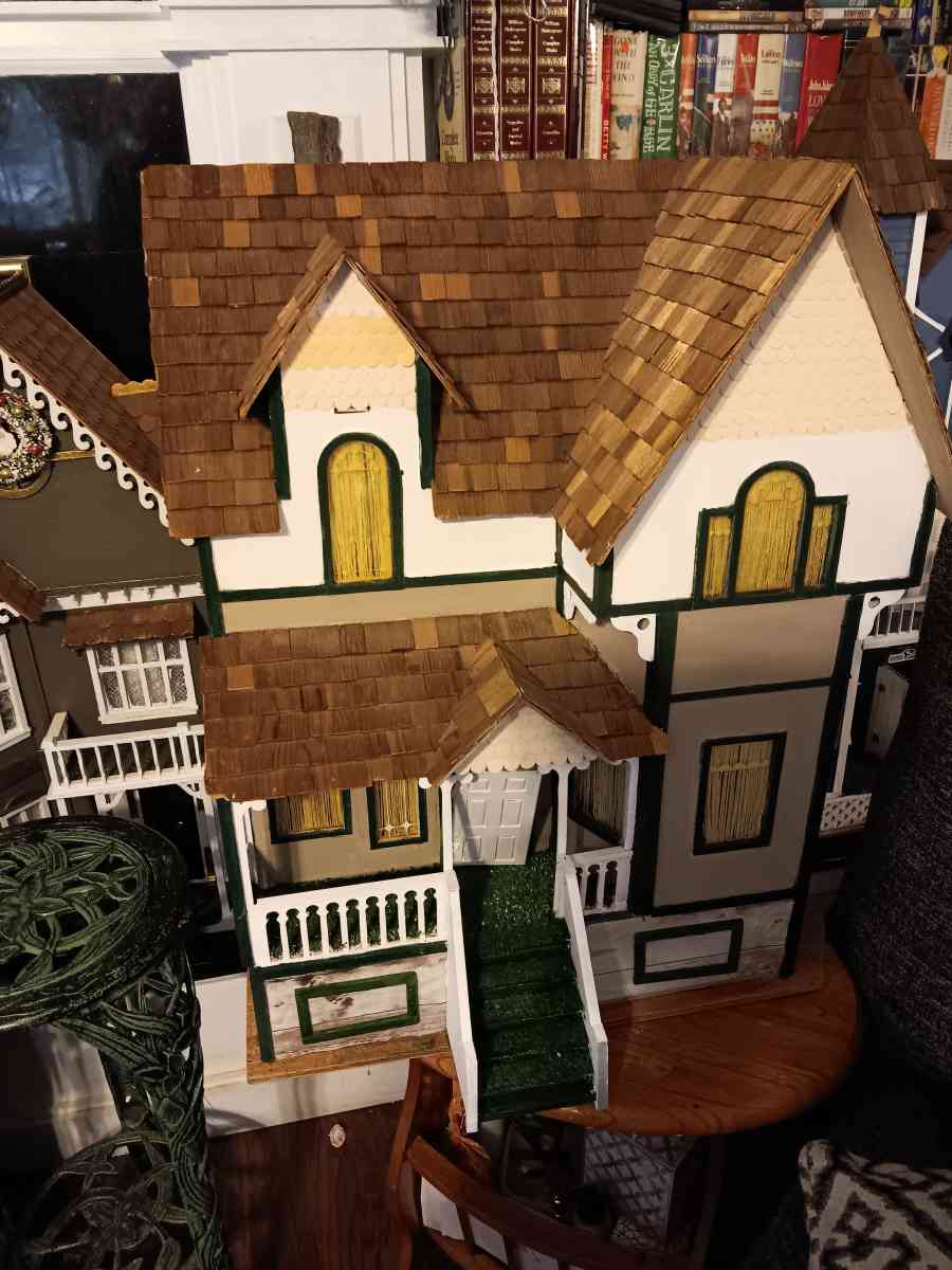 dollhouse - Spanaway, Washington
