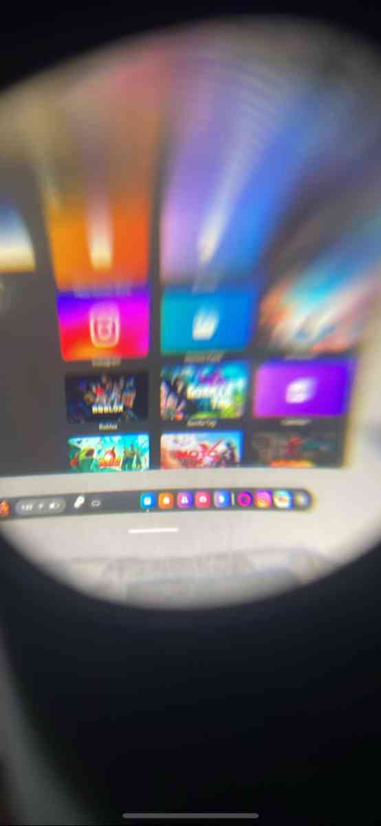 tryna get rid of oculus quest 2 256gb with carrying case - Seaside, California - FleaMarketBay