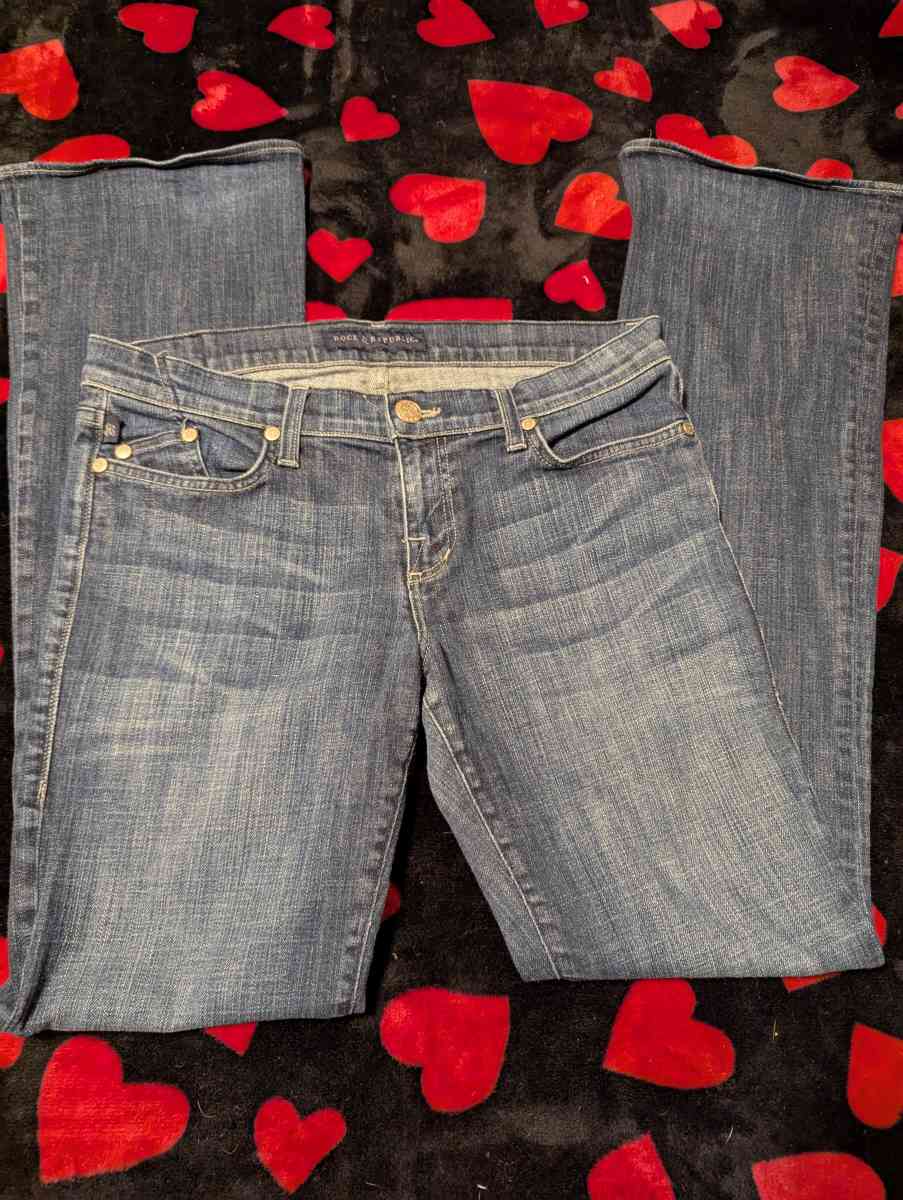 Rock and Republic blue jeans - Neosho, Missouri - FleaMarketBay