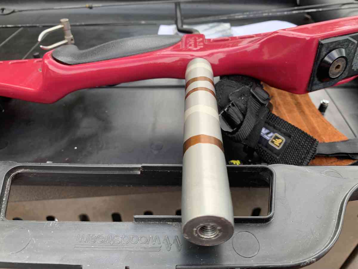 spirit compound bow with case really good condition - York, New York - FleaMarketBay