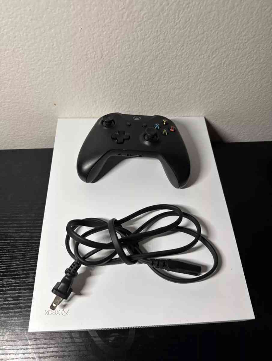 Xbox One X 1Tb With WirelessController And Power Cord - Orange Park, Florida