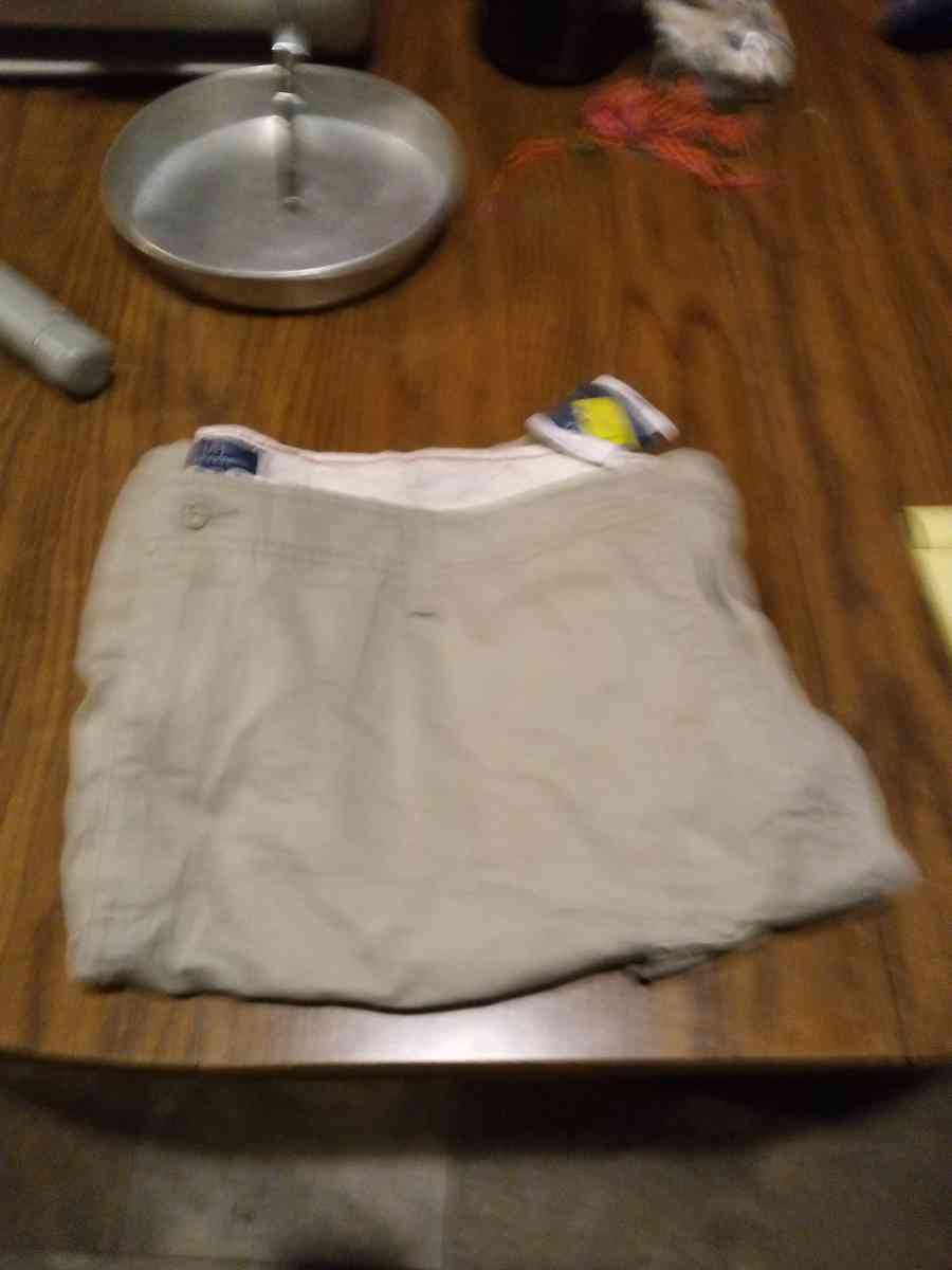 tan shorts - Camden, Arkansas - FleaMarketBay