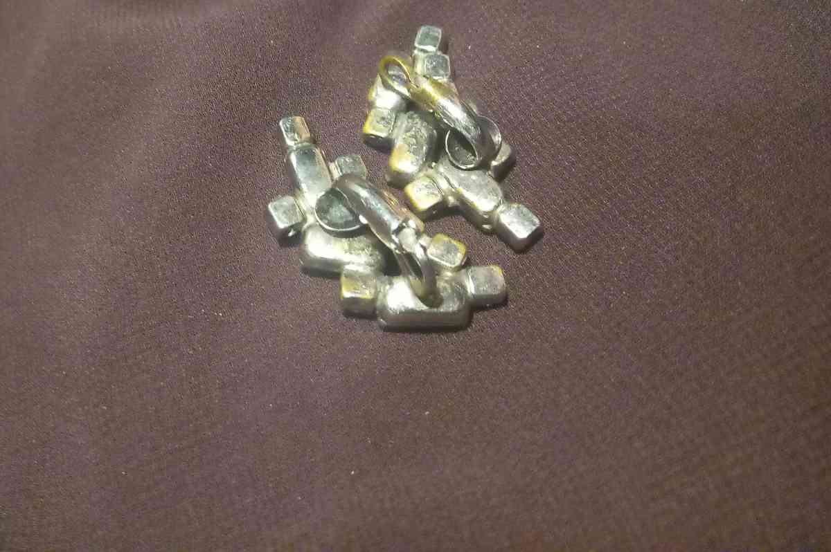 clip earrings - Tacoma, Washington - FleaMarketBay