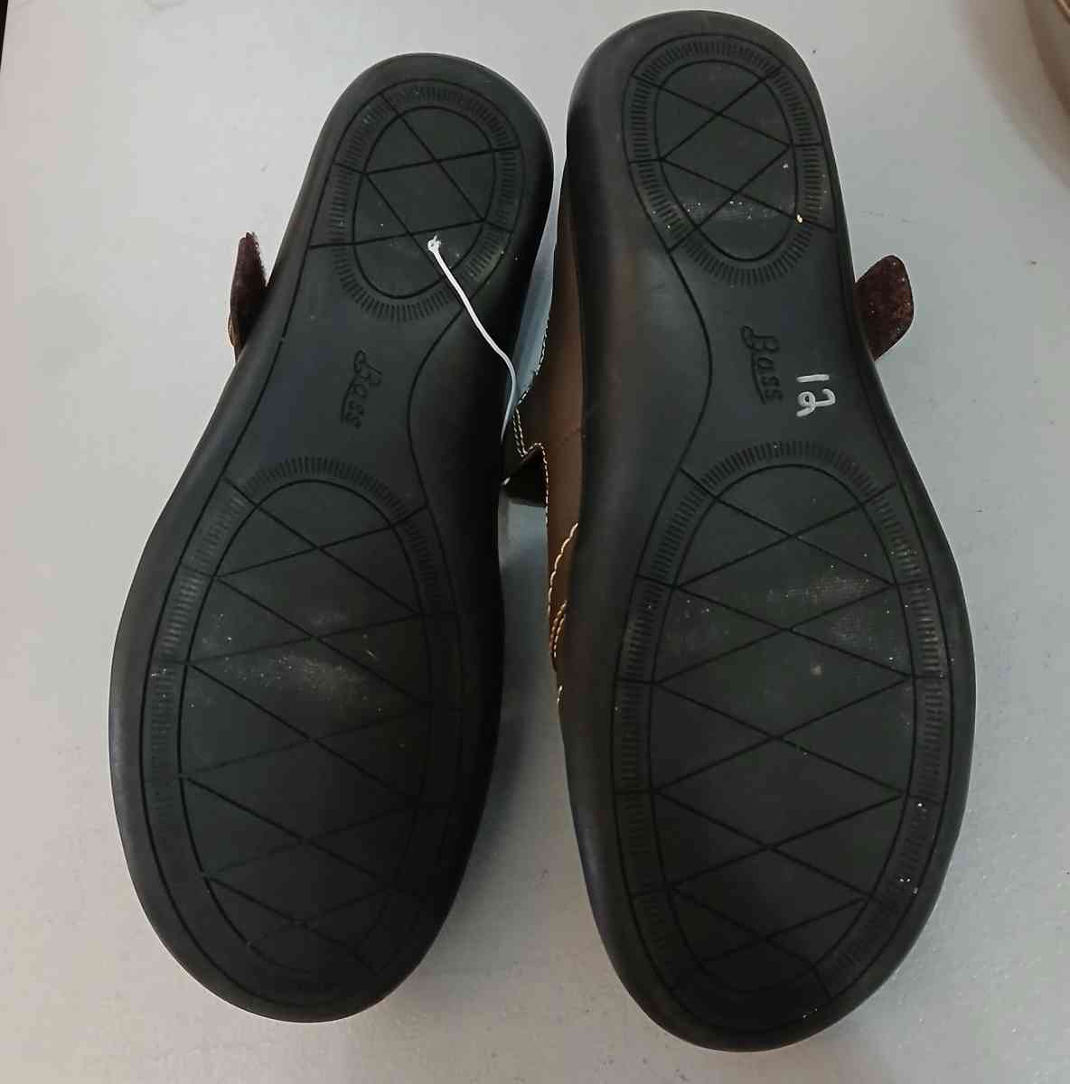 Bass Madelyn Comfort Shoes for Women Size 8 point 5 - Indianapolis, Indiana - FleaMarketBay